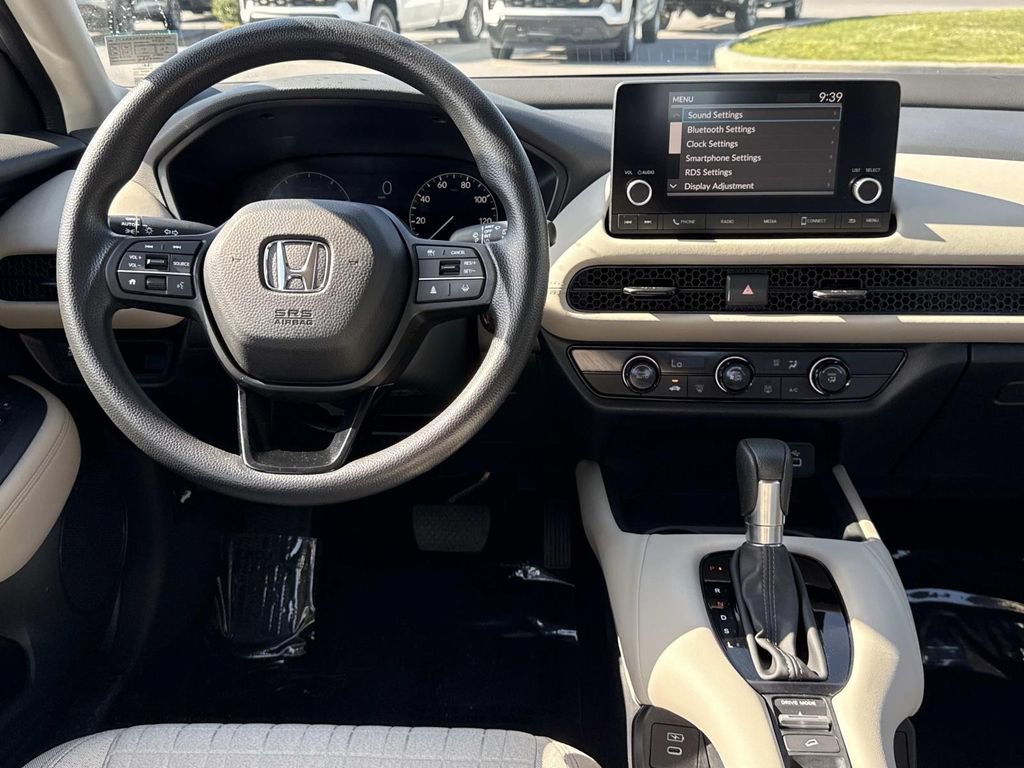 Used 2025 Honda HR-V LX image 3
