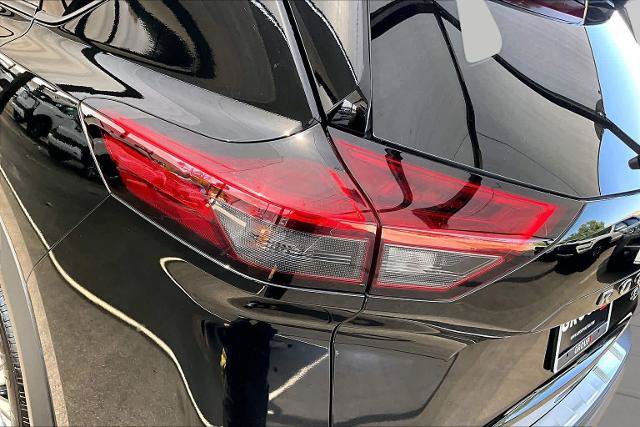 Certified 2021 Nissan Rogue SV FWD image 28