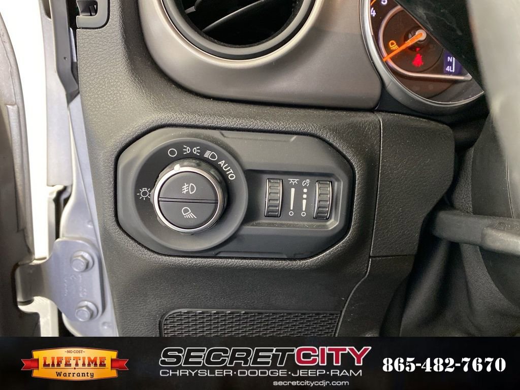 Used 2020 Jeep Gladiator Sport w/ Quick Order Package 24S image 13