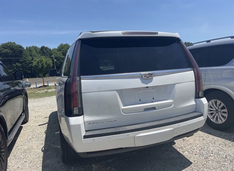 Used 2016 Cadillac Escalade Premium AWD/4WD image 14
