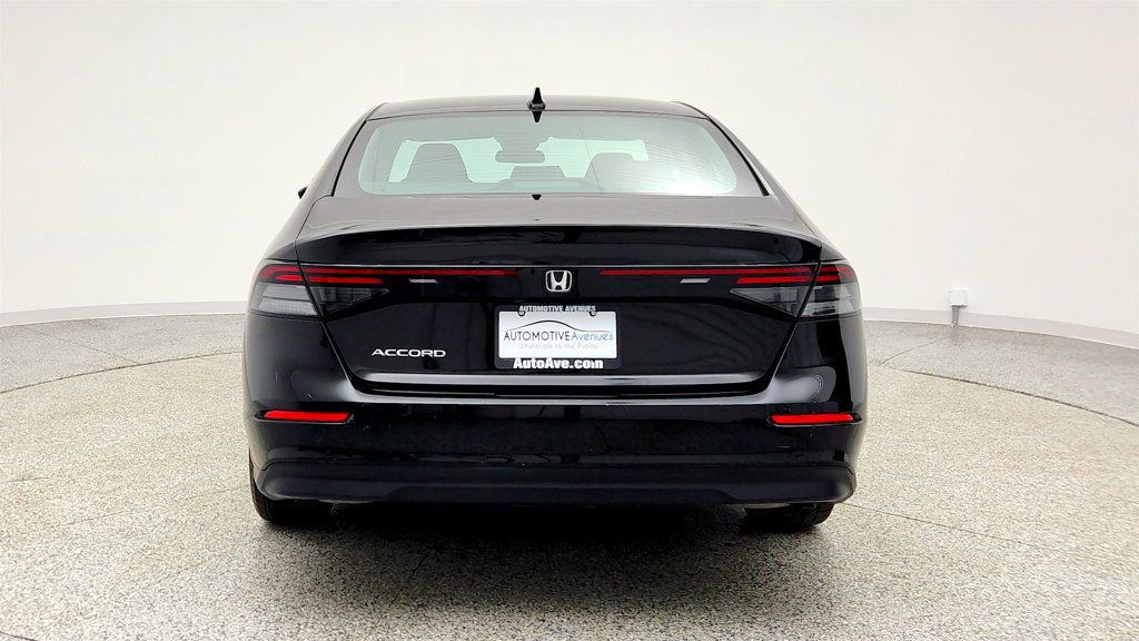 Used 2023 Honda Accord EX image 6