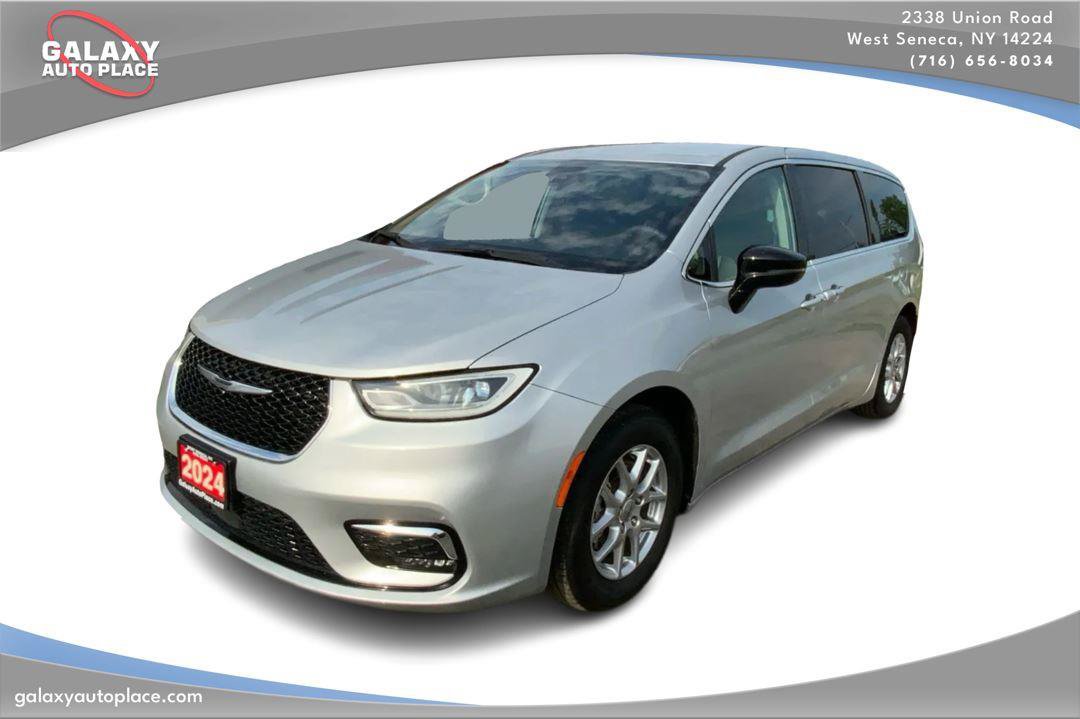 Used 2024 Chrysler Pacifica Touring-L FWD image 1