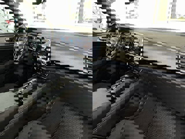 Used 2024 Volkswagen Atlas Cross Sport SE image 20