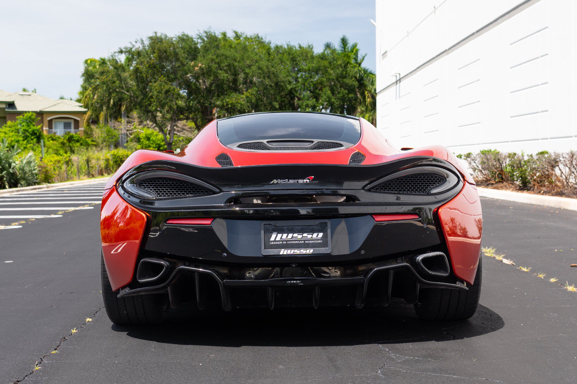 Used 2018 McLaren 570S RWD image 2