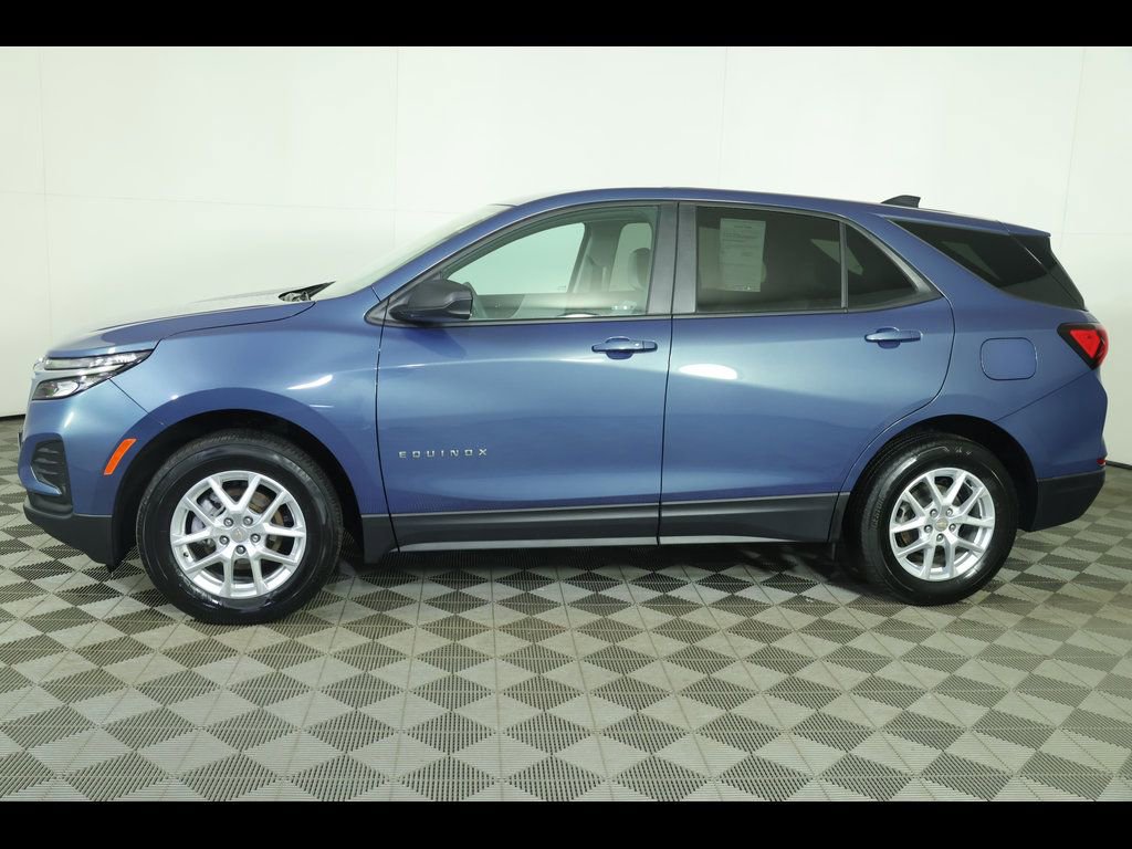 Used 2024 Chevrolet Equinox LS w/ LS Convenience Package image 11