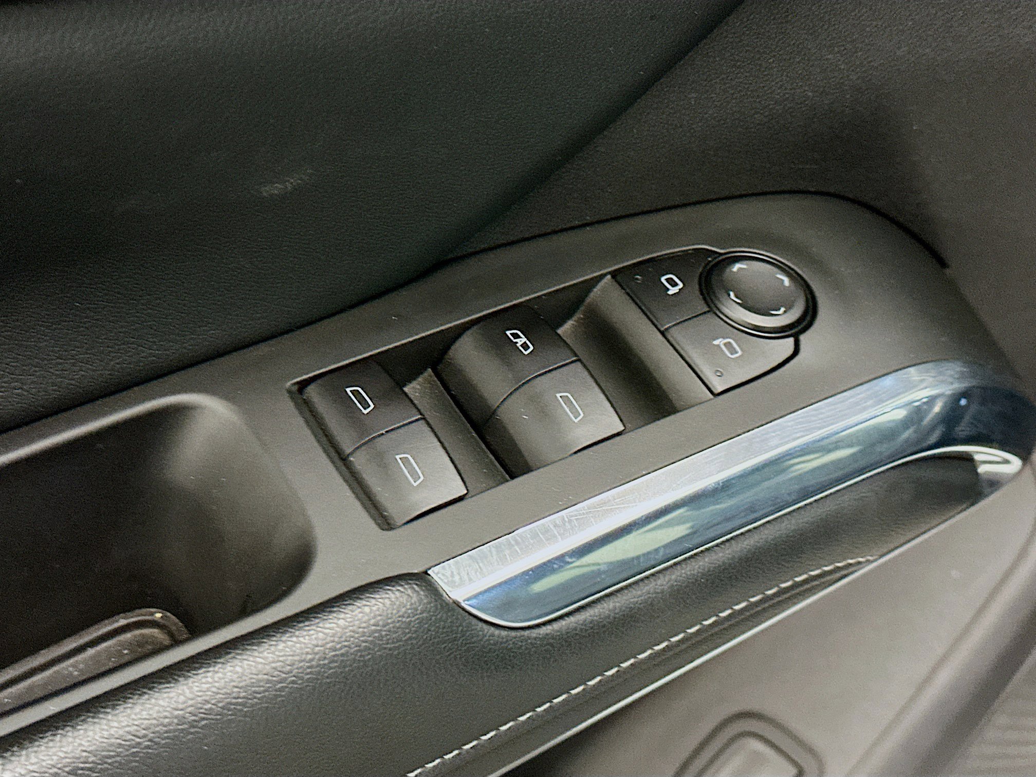 Used 2025 Chevrolet Traverse LT image 15