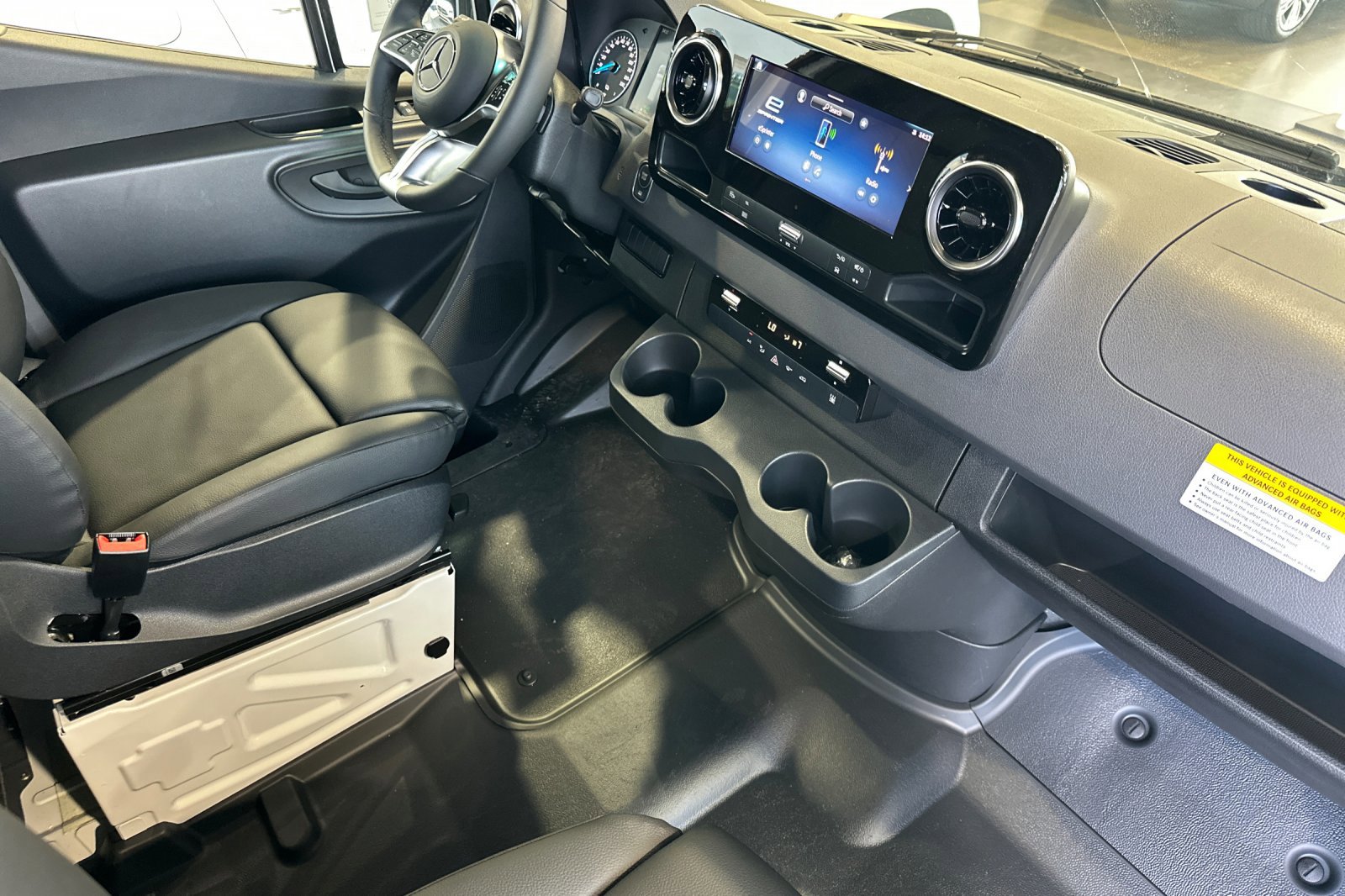 New 2024 Mercedes-Benz eSprinter 170 Cargo image 15