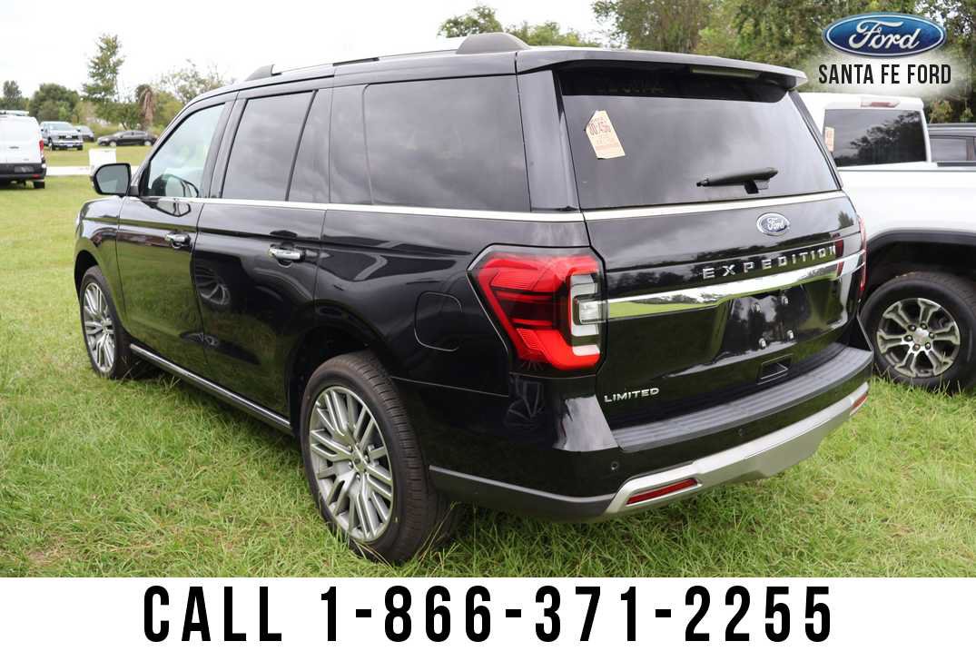 Used 2022 Ford Expedition Limited RWD image 2