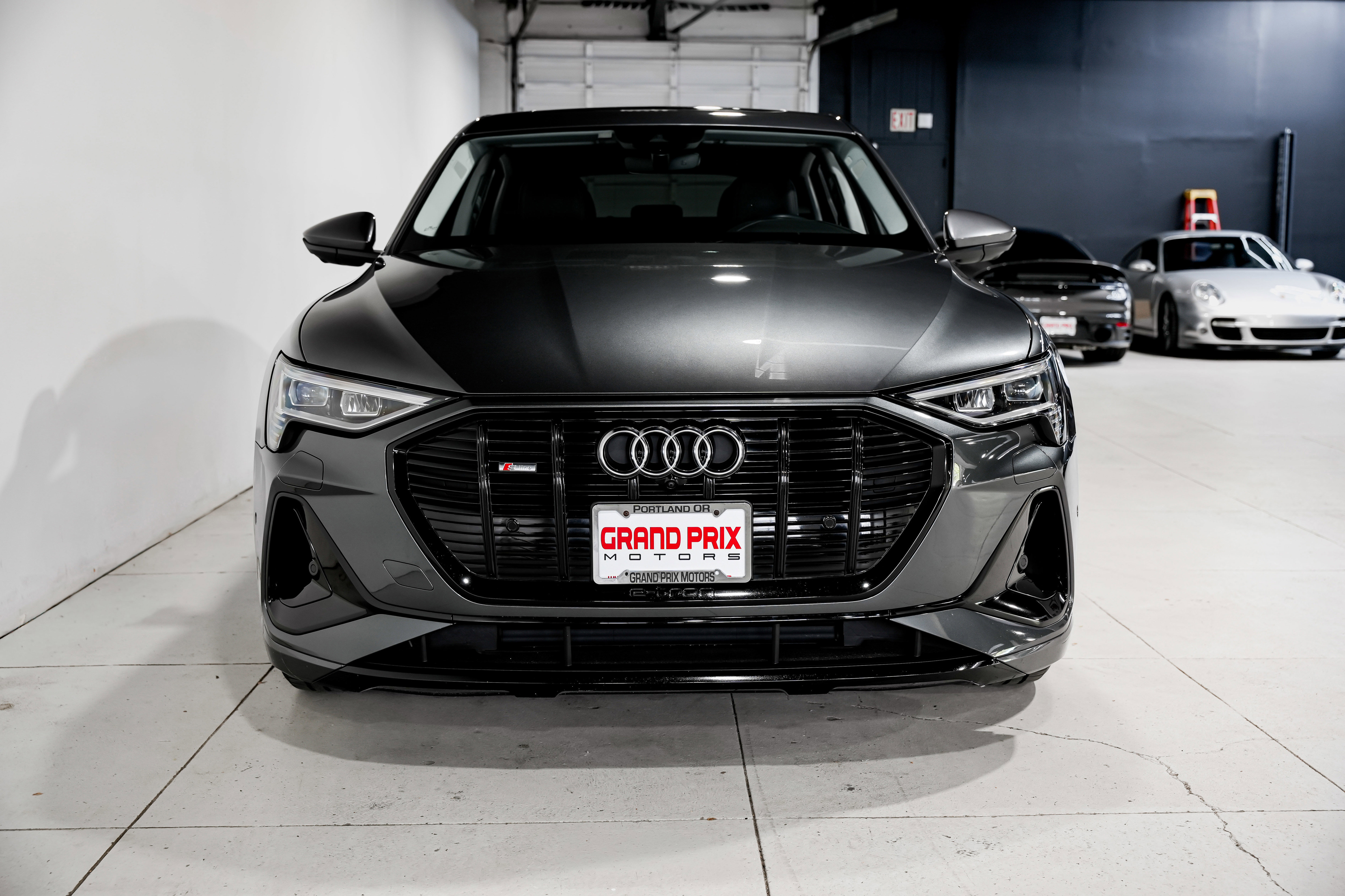 Used 2021 Audi e-tron Premium Plus w/ Premium Plus Package AWD/4WD image 5