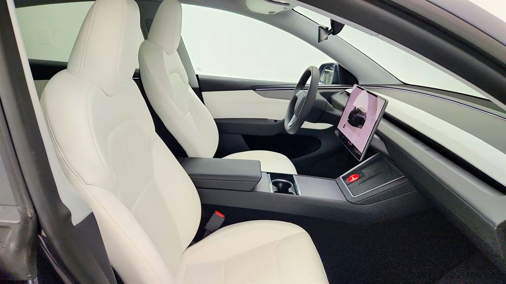 Used 2026 Tesla Model Y 2WD image 27