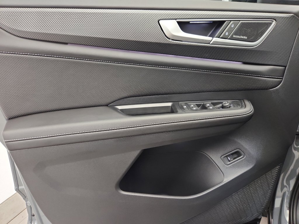 New 2026 Volkswagen Atlas Cross Sport SEL Premium R-Line image 8