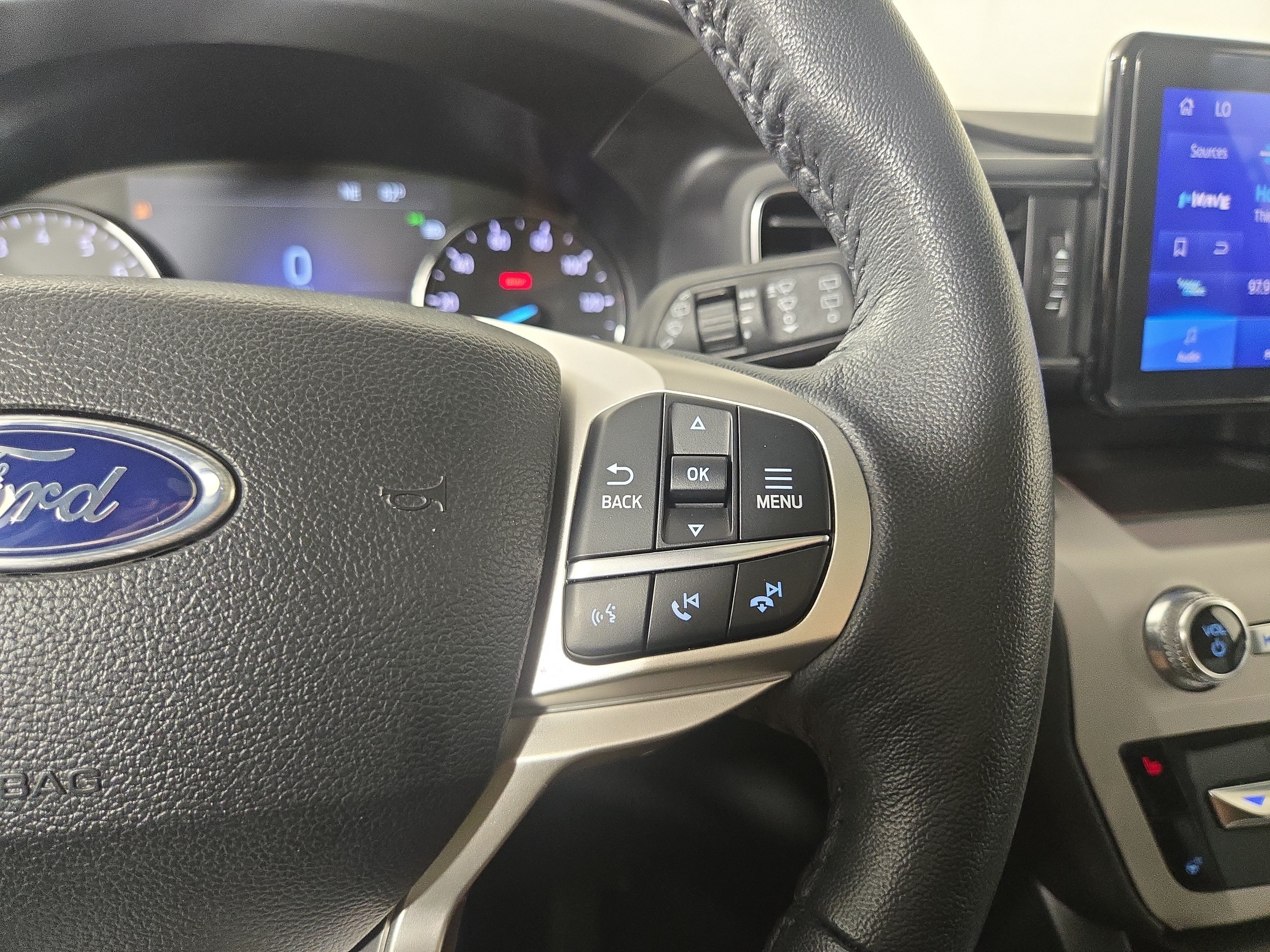 Used 2024 Ford Explorer XLT w/ Equipment Group 202A AWD/4WD image 17