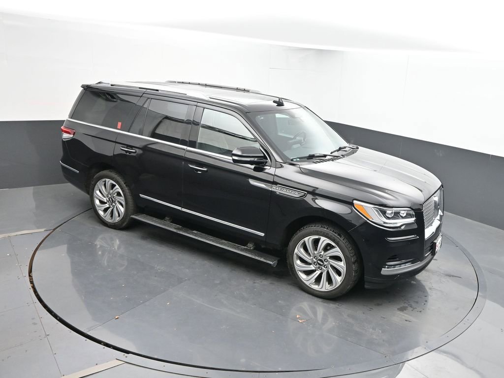 Used 2024 Lincoln Navigator Premiere image 35