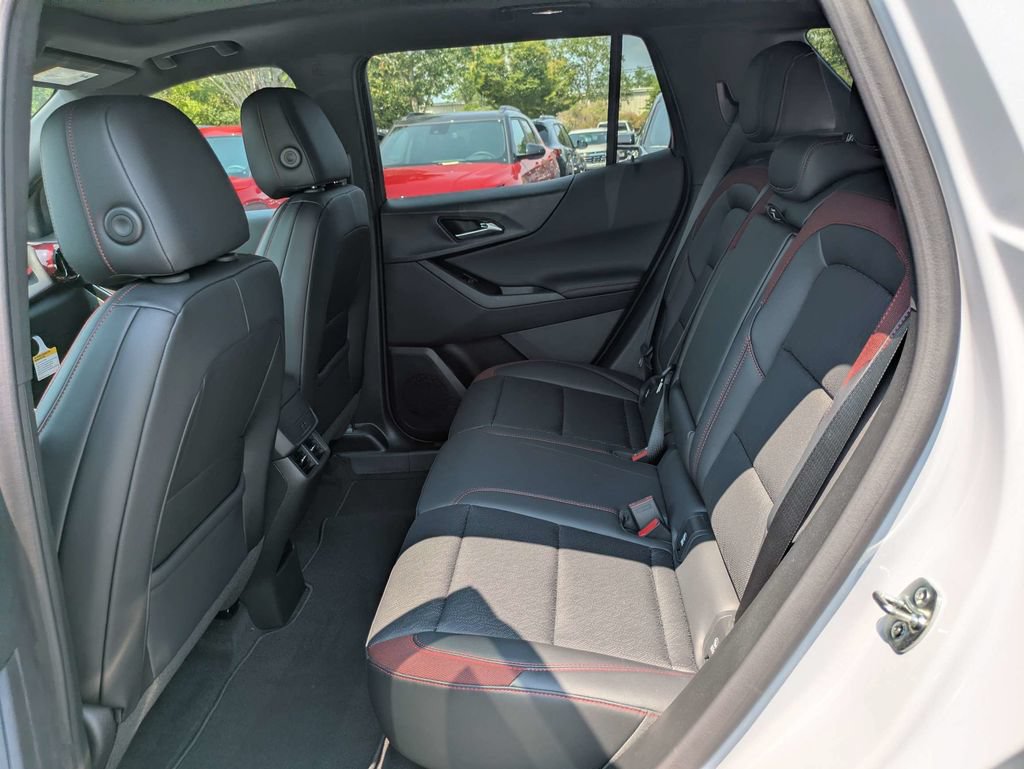 New 2027 Chevrolet Equinox RS w/ Safety and Technology Package FWD image 15