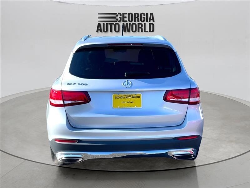Used 2019 Mercedes-Benz GLC 300 image 4