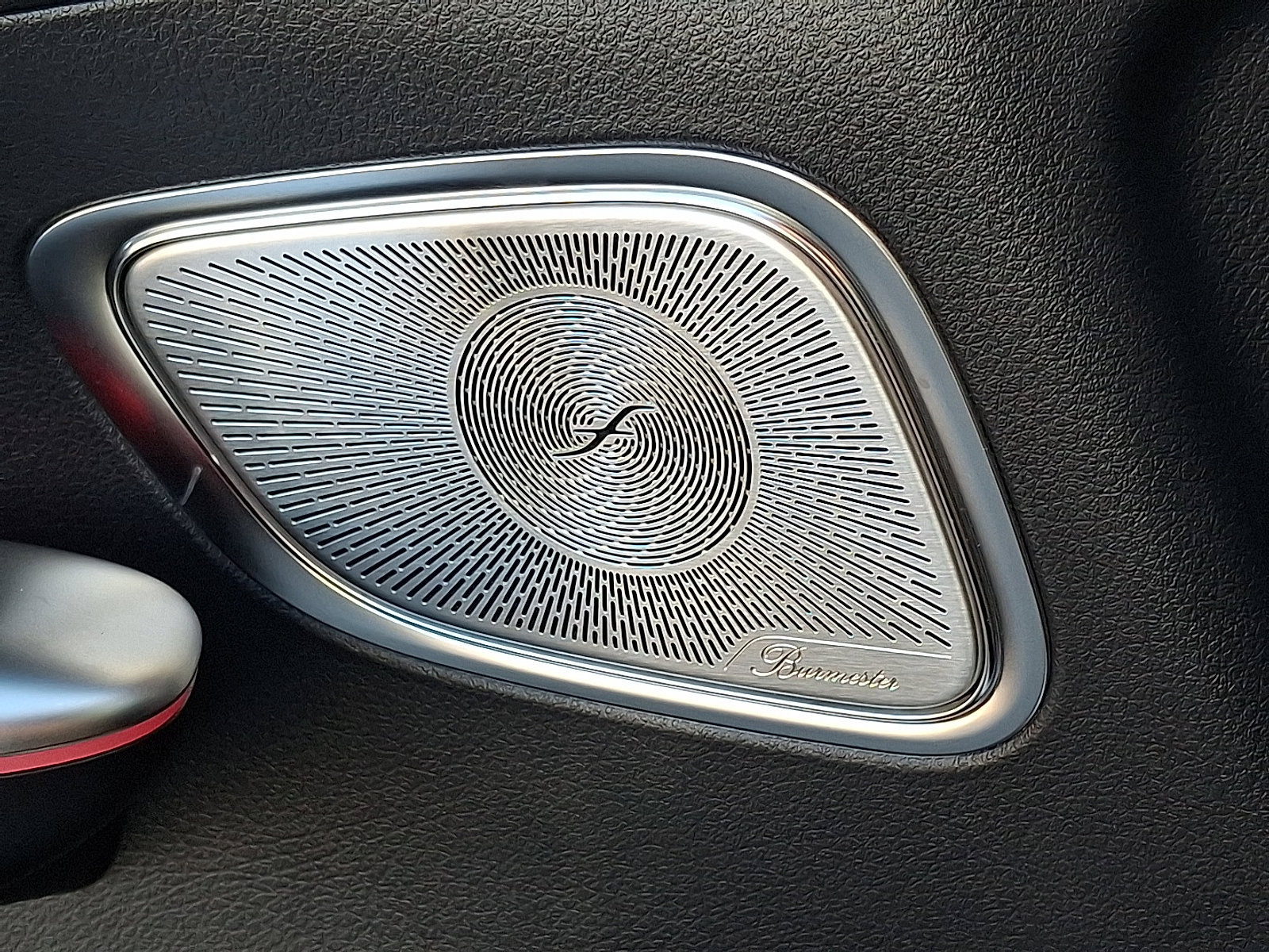 Certified 2025 Mercedes-Benz GLC 300 4MATIC SUV image 26