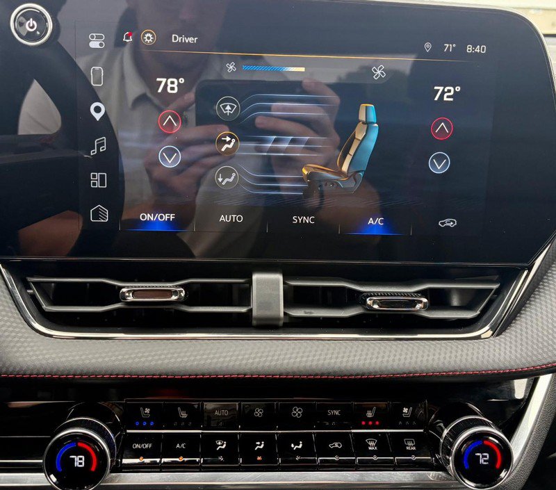 Used 2025 Chevrolet Equinox RS w/ Safety and Technology Package FWD image 27