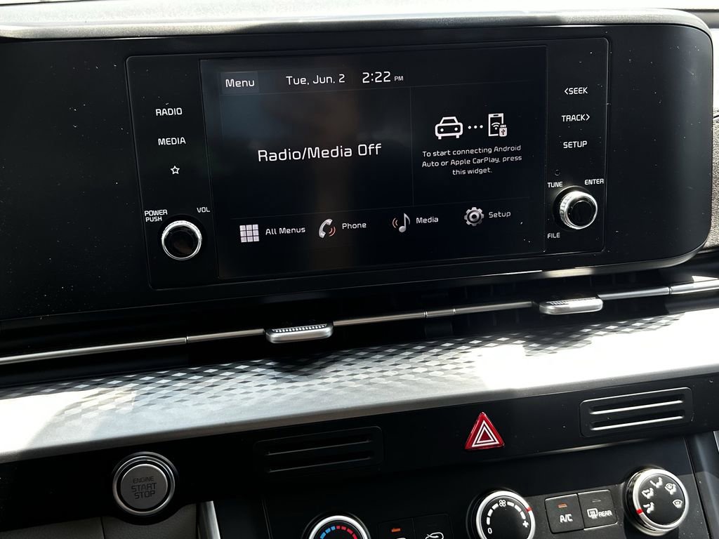 Used 2023 Kia Carnival LX FWD image 19