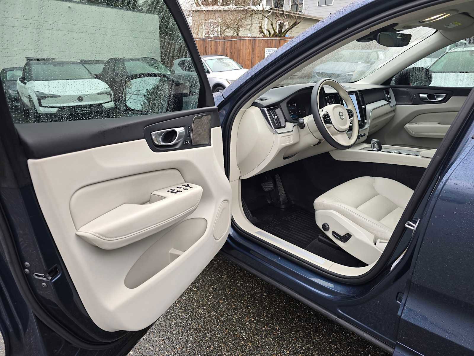 Certified 2023 Volvo XC60 T8 Plus w/ Climate Package image 19