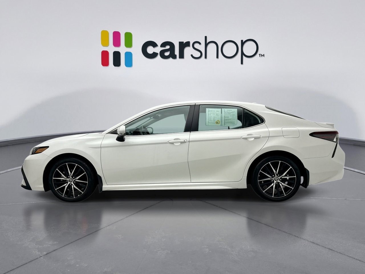 Used 2023 Toyota Camry SE AWD/4WD image 2