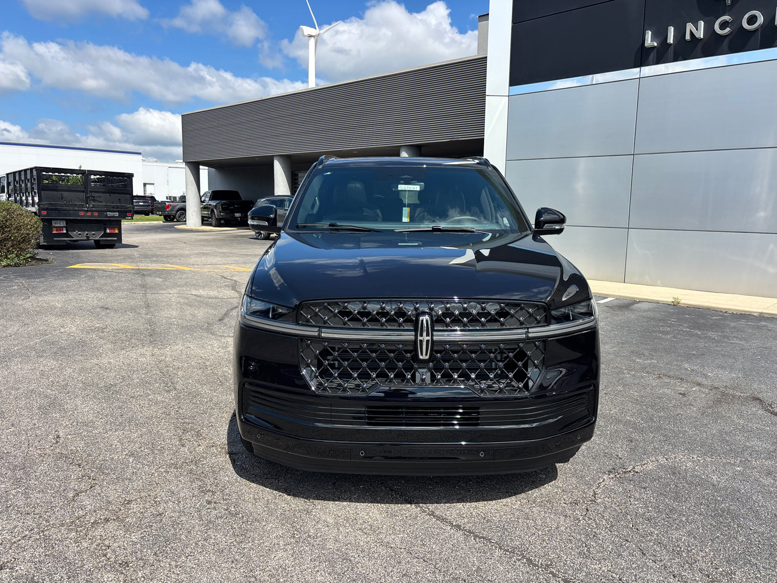 New 2027 Lincoln Navigator L Reserve w/ Jet Appearance Package AWD/4WD image 2