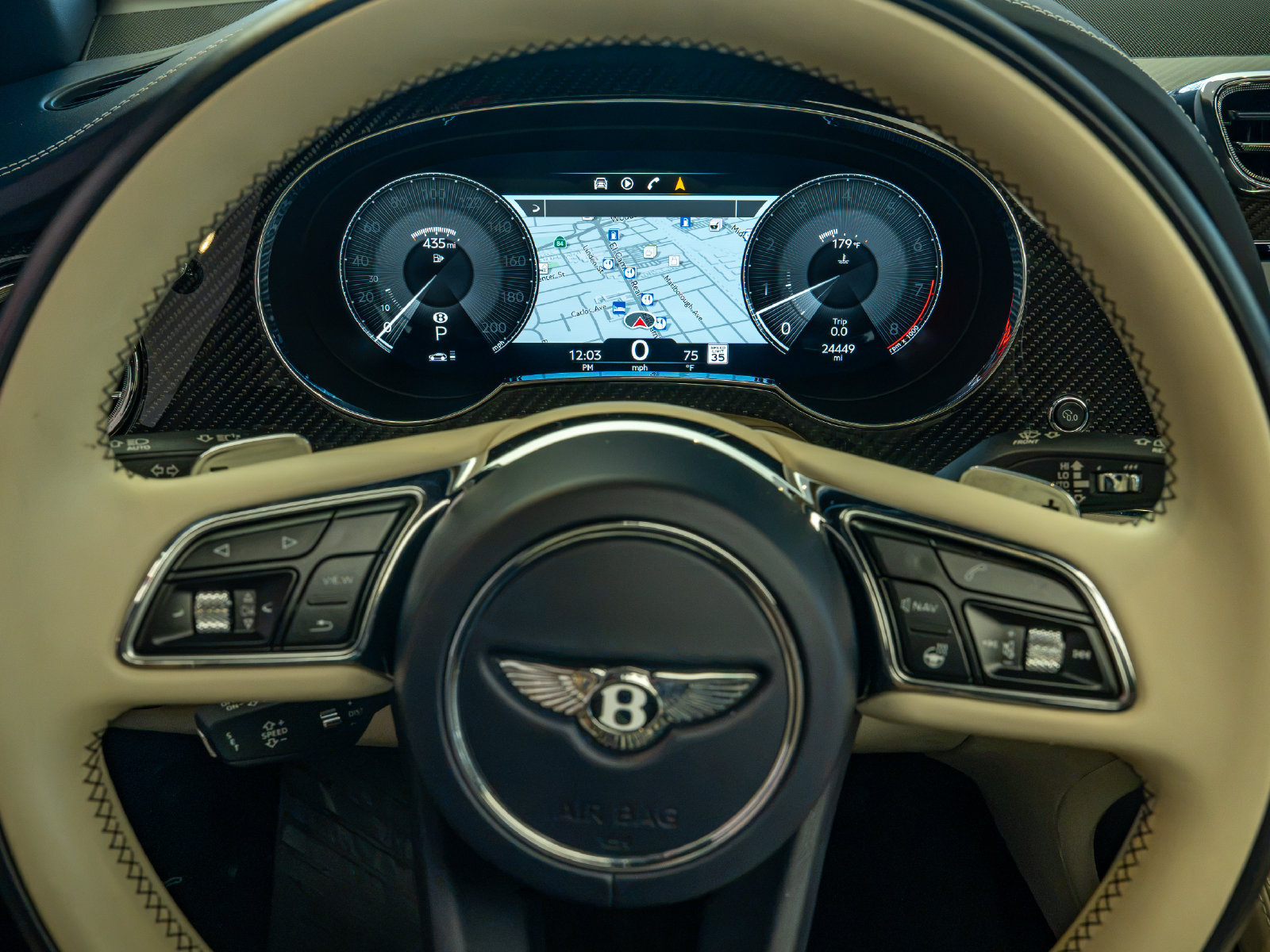 Used 2022 Bentley Bentayga AWD/4WD image 18