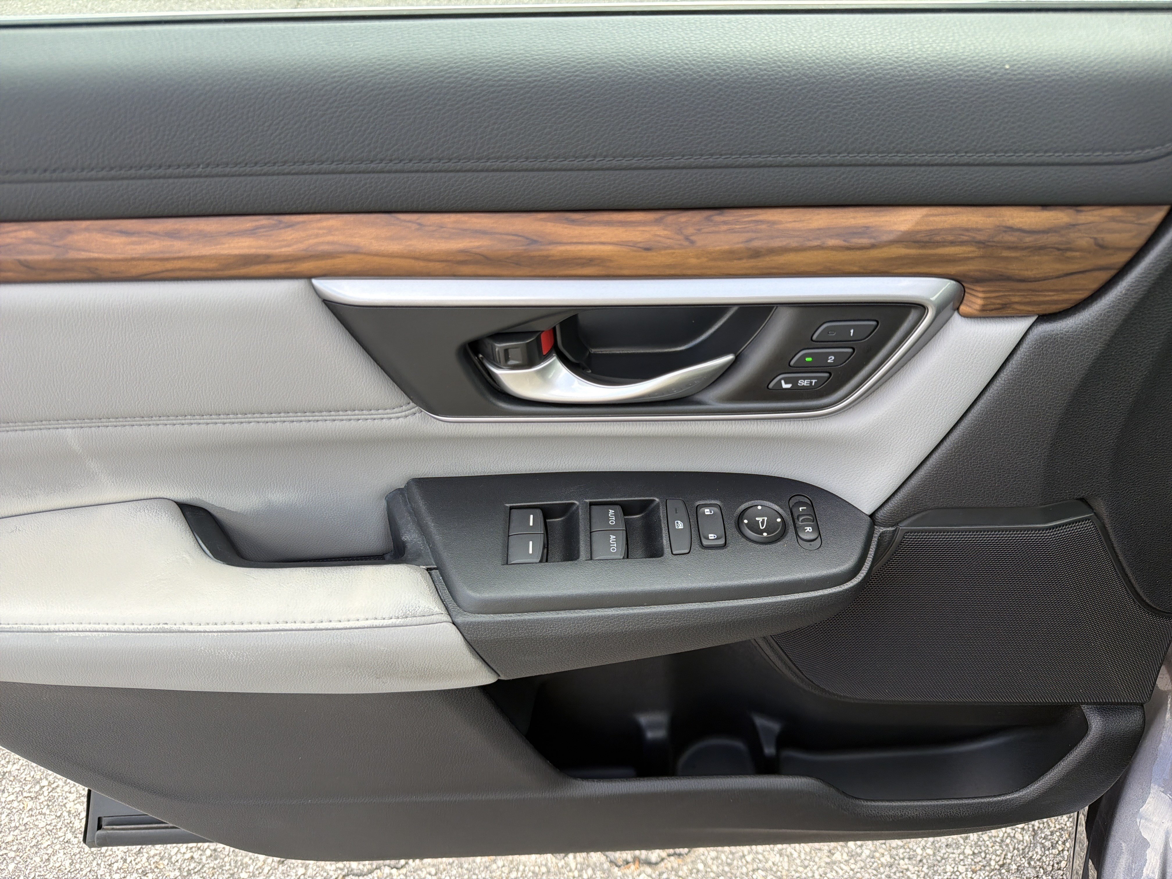 Used 2017 Honda CR-V EX-L image 18