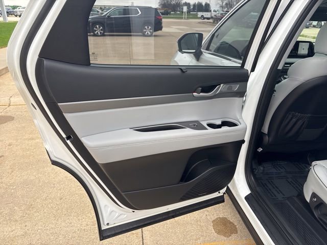Used 2023 Hyundai Palisade SEL w/ Premium Package AWD/4WD image 14