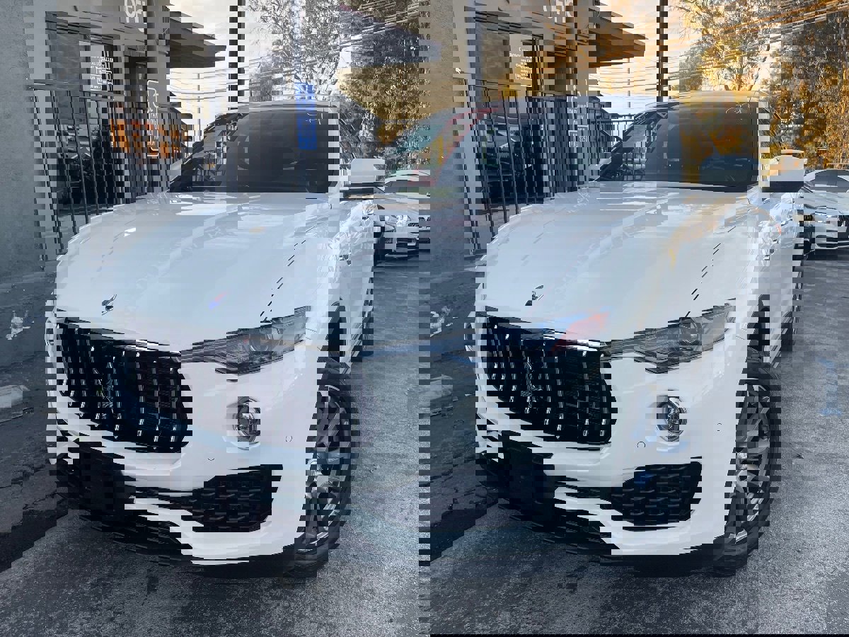 Used 2018 Maserati Levante image 1