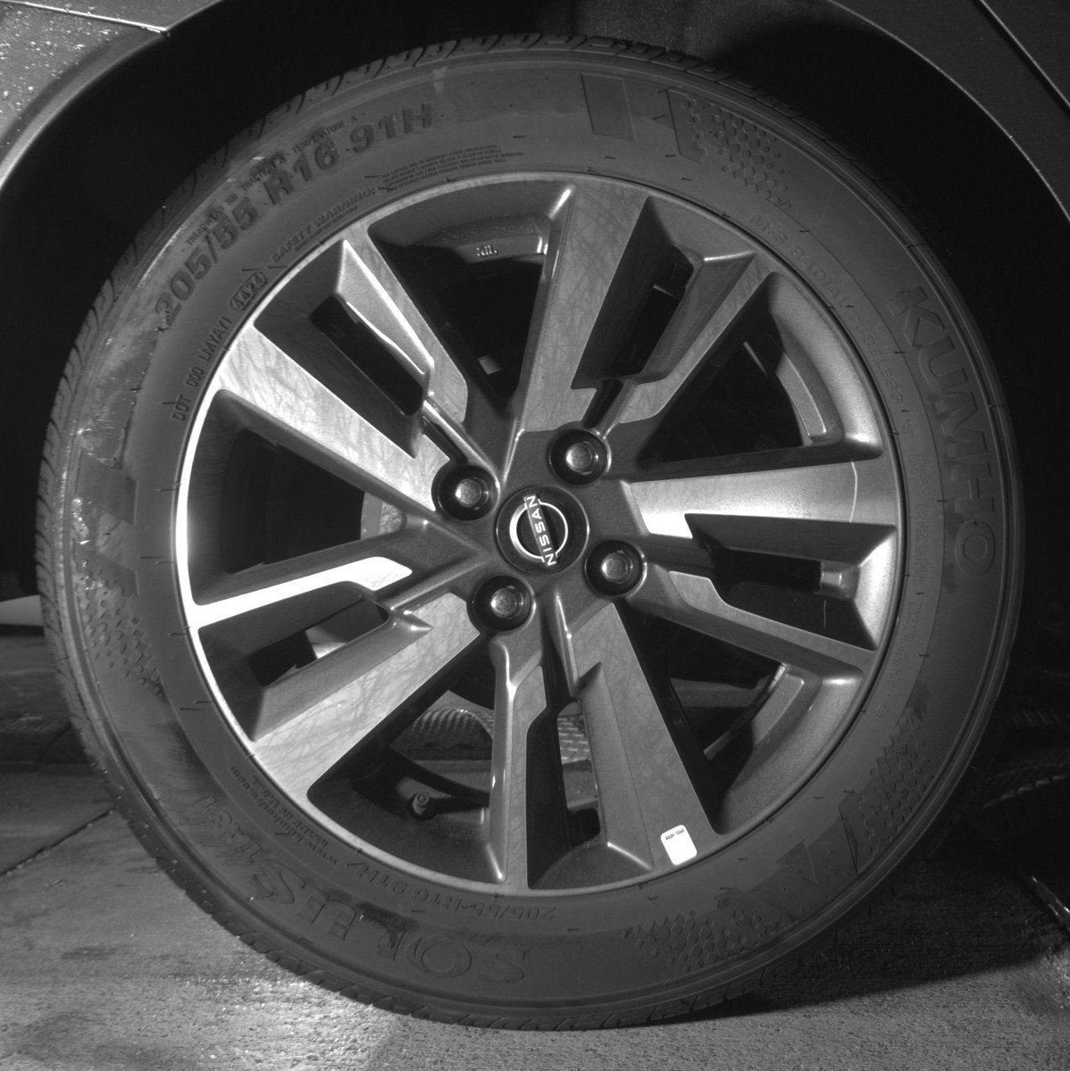 Used 2025 Nissan Versa SV image 15