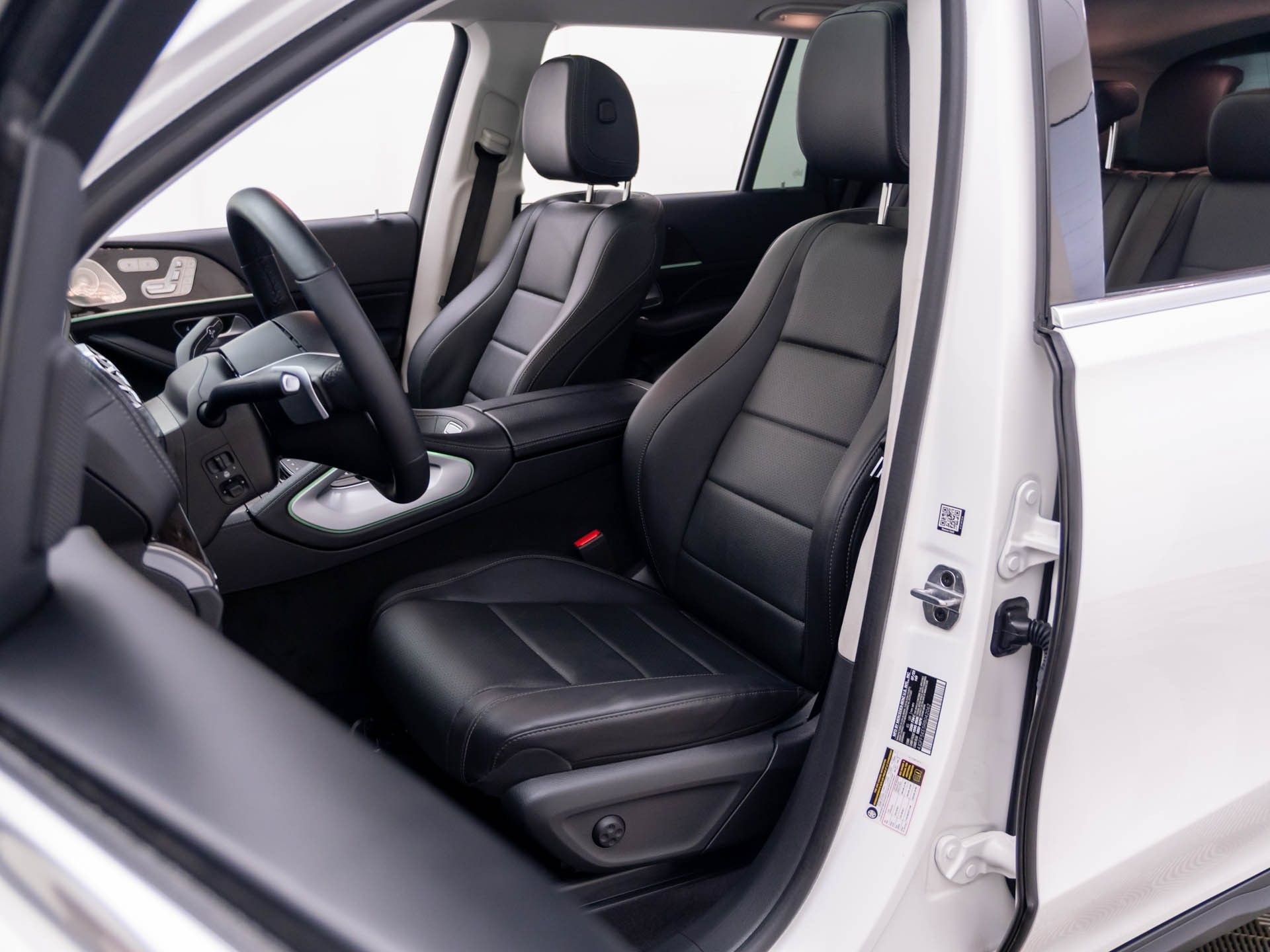 Used 2024 Mercedes-Benz GLS 450 4MATIC image 15
