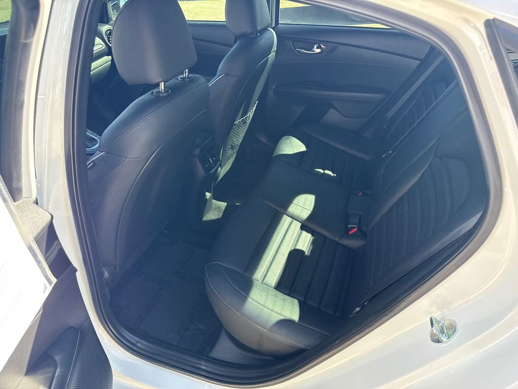 Used 2023 Kia Forte GT-Line w/ GT-Line Premium Package image 11