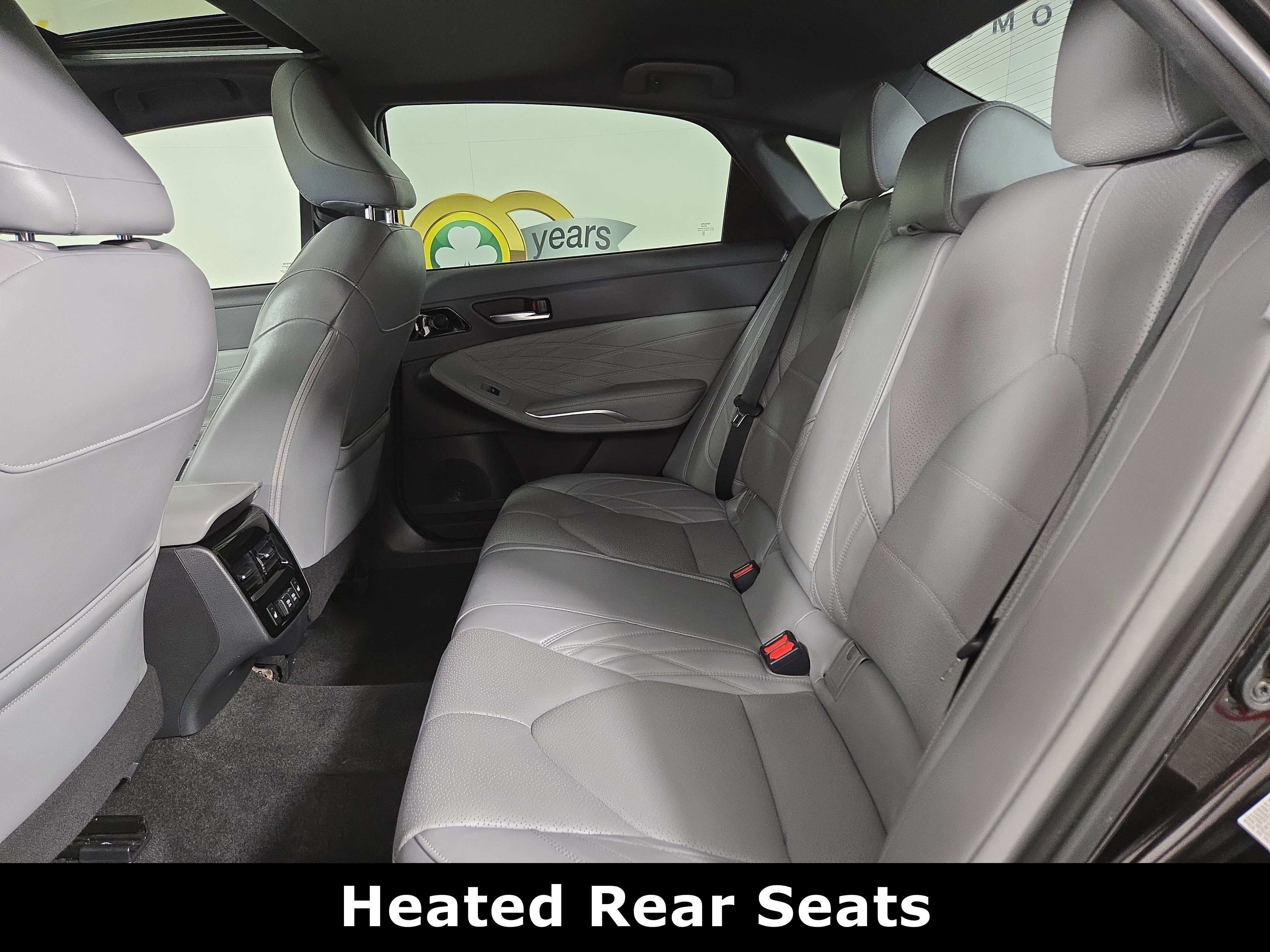 Used 2019 Toyota Avalon Limited image 12