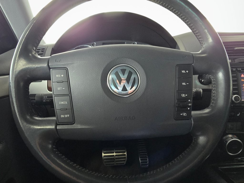 Used 2004 Volkswagen Touareg V8 AWD/4WD image 23