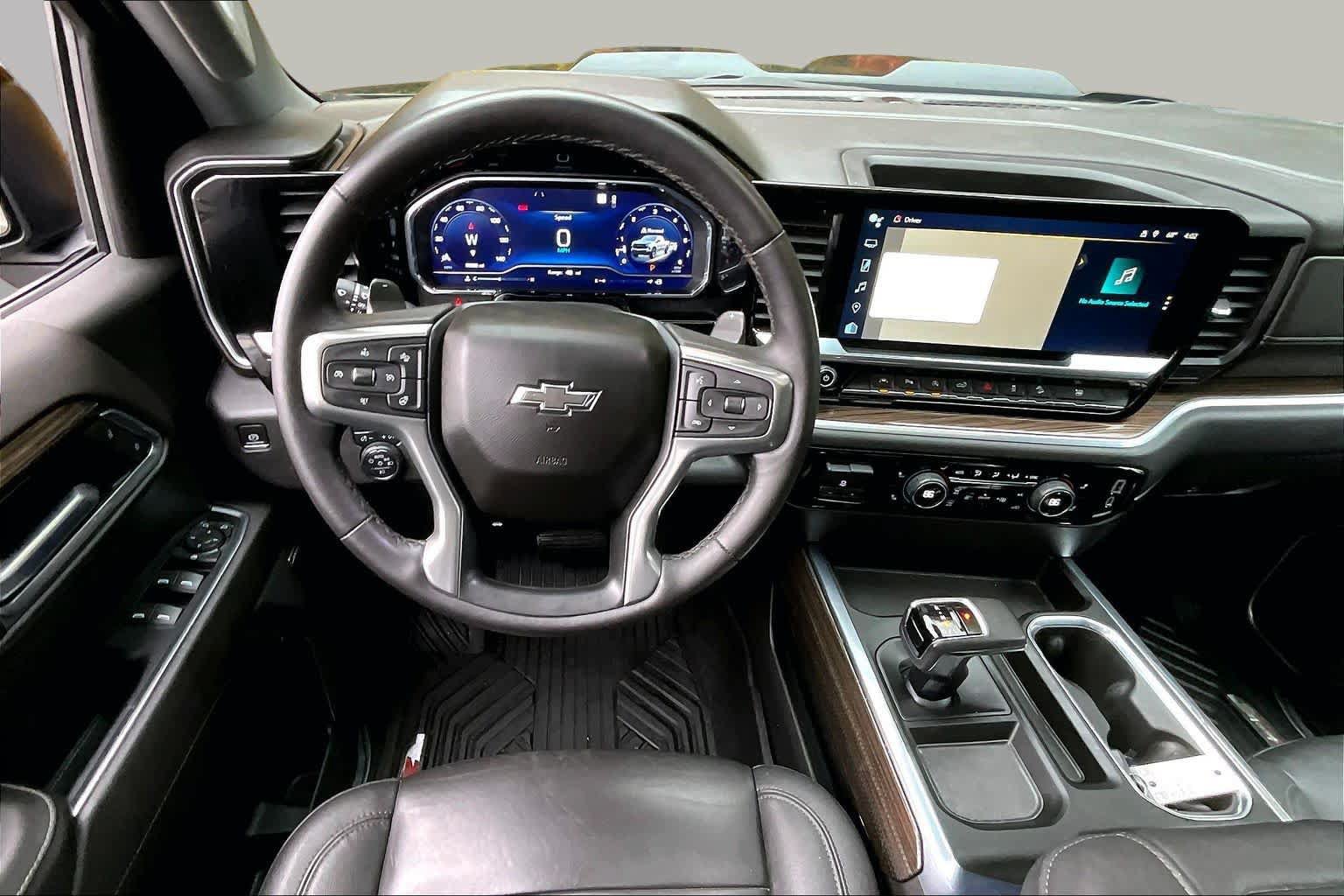 Used 2022 Chevrolet Silverado 1500 LT Trail Boss w/ LT Trail Boss Premium Package AWD/4WD image 6