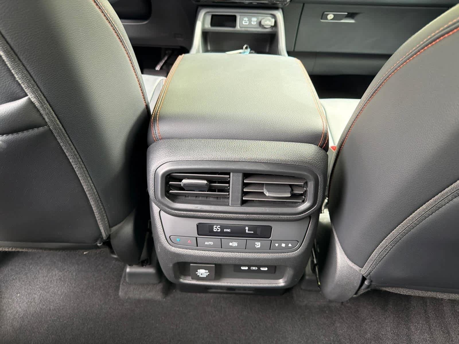 Used 2025 Honda Pilot TrailSport image 29