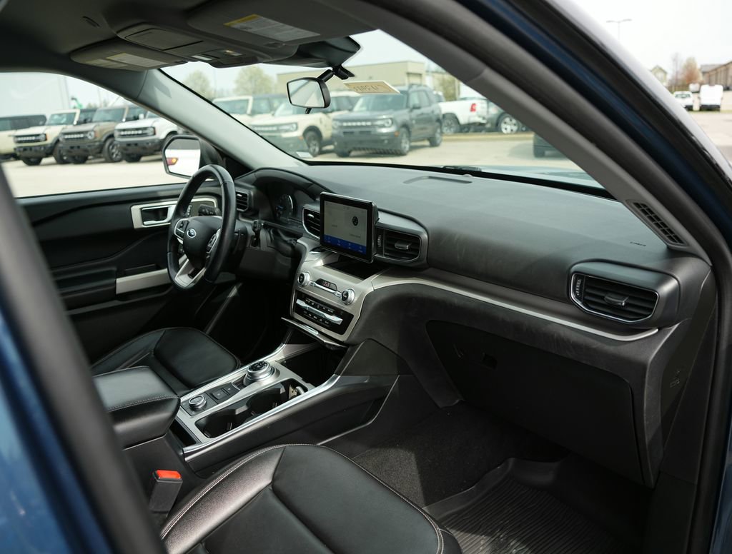 Used 2020 Ford Explorer XLT w/ Equipment Group 202A image 21