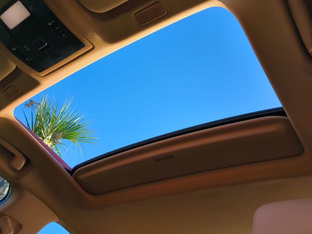 Used 2023 Lexus ES 300h w/ Premium Package image 20