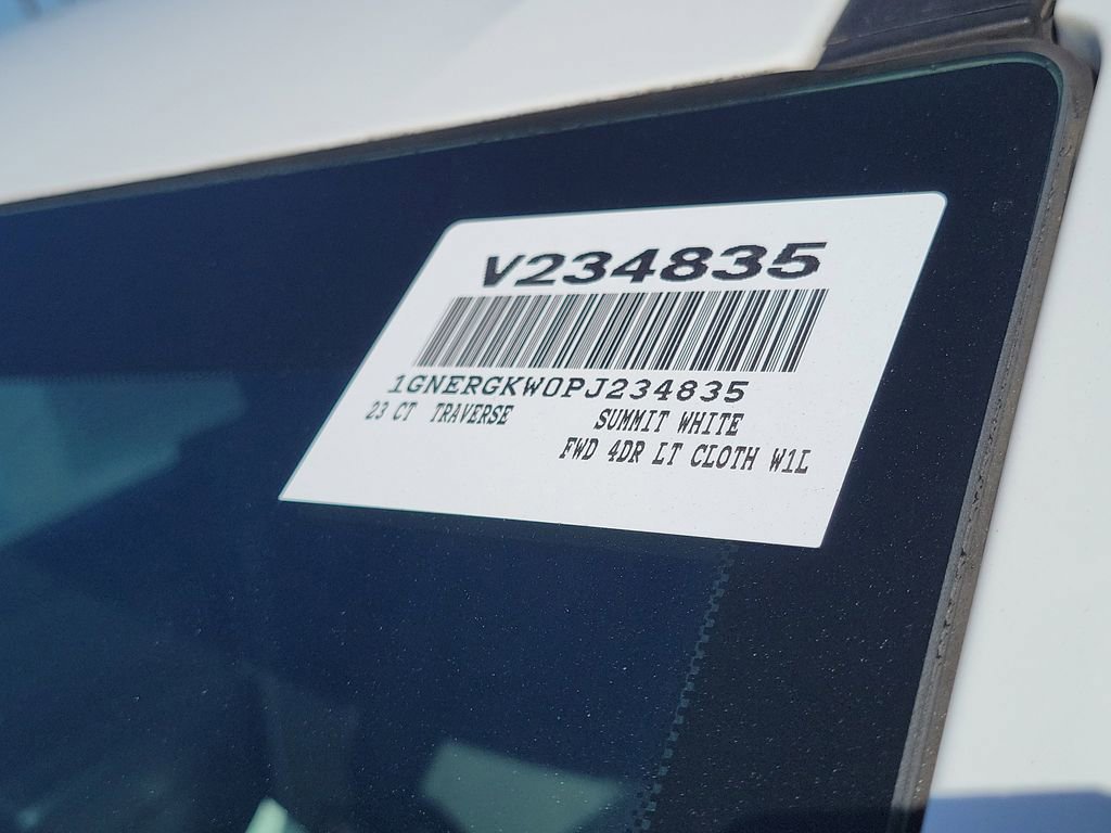 Used 2023 Chevrolet Traverse LT image 30