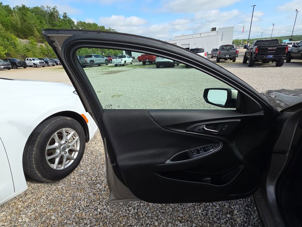 Used 2025 Chevrolet Malibu LT FWD image 7