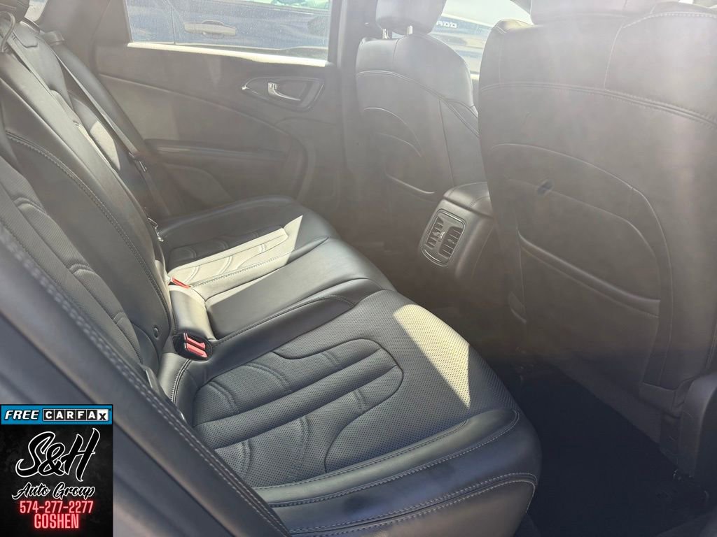 Used 2015 Chrysler 200 S w/ Navigation & Sound Group I AWD/4WD image 9