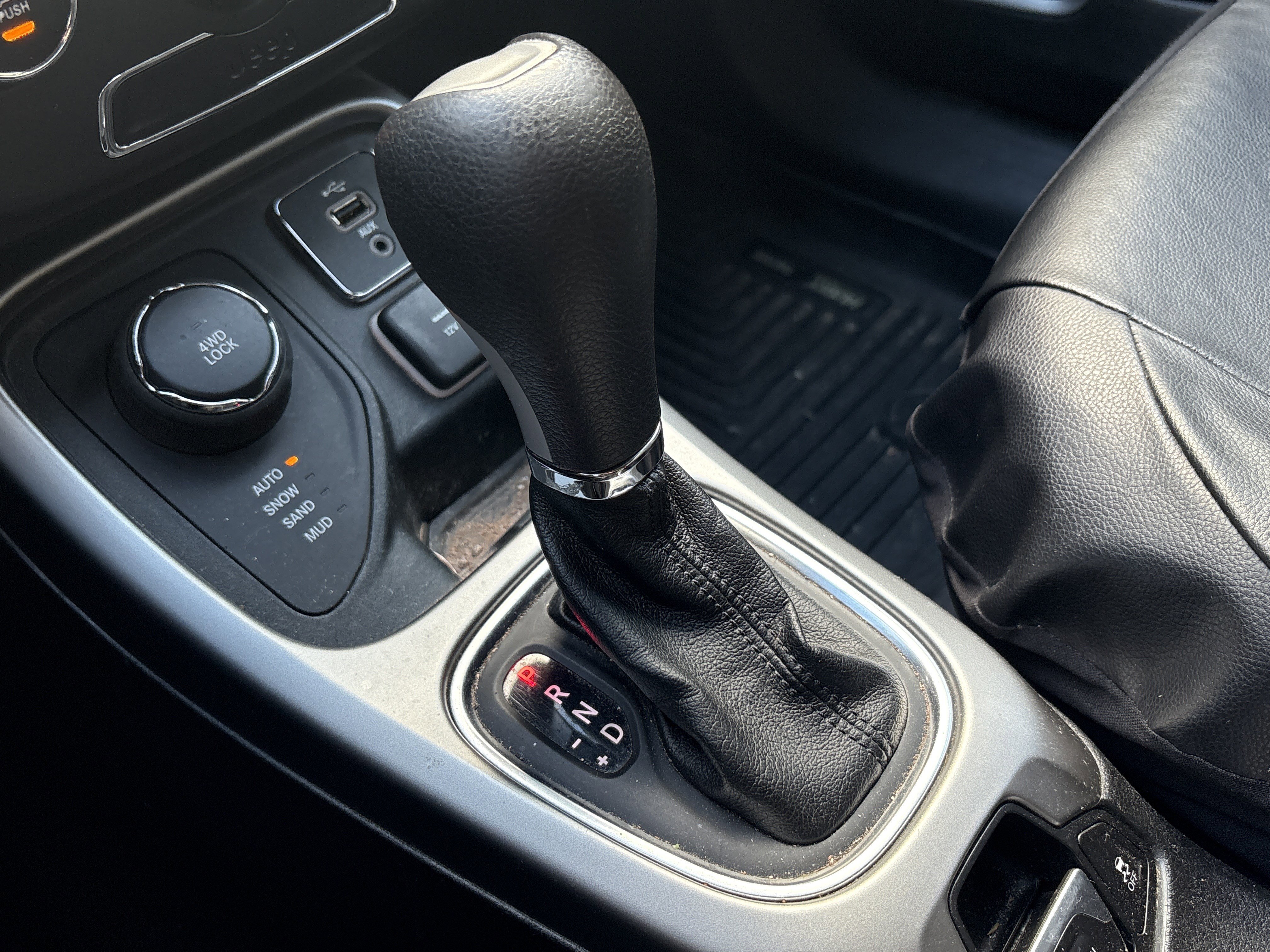 Used 2018 Jeep Compass Sport image 23