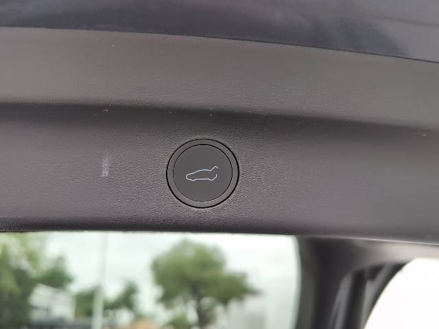 Used 2022 Tesla Model Y Performance image 25