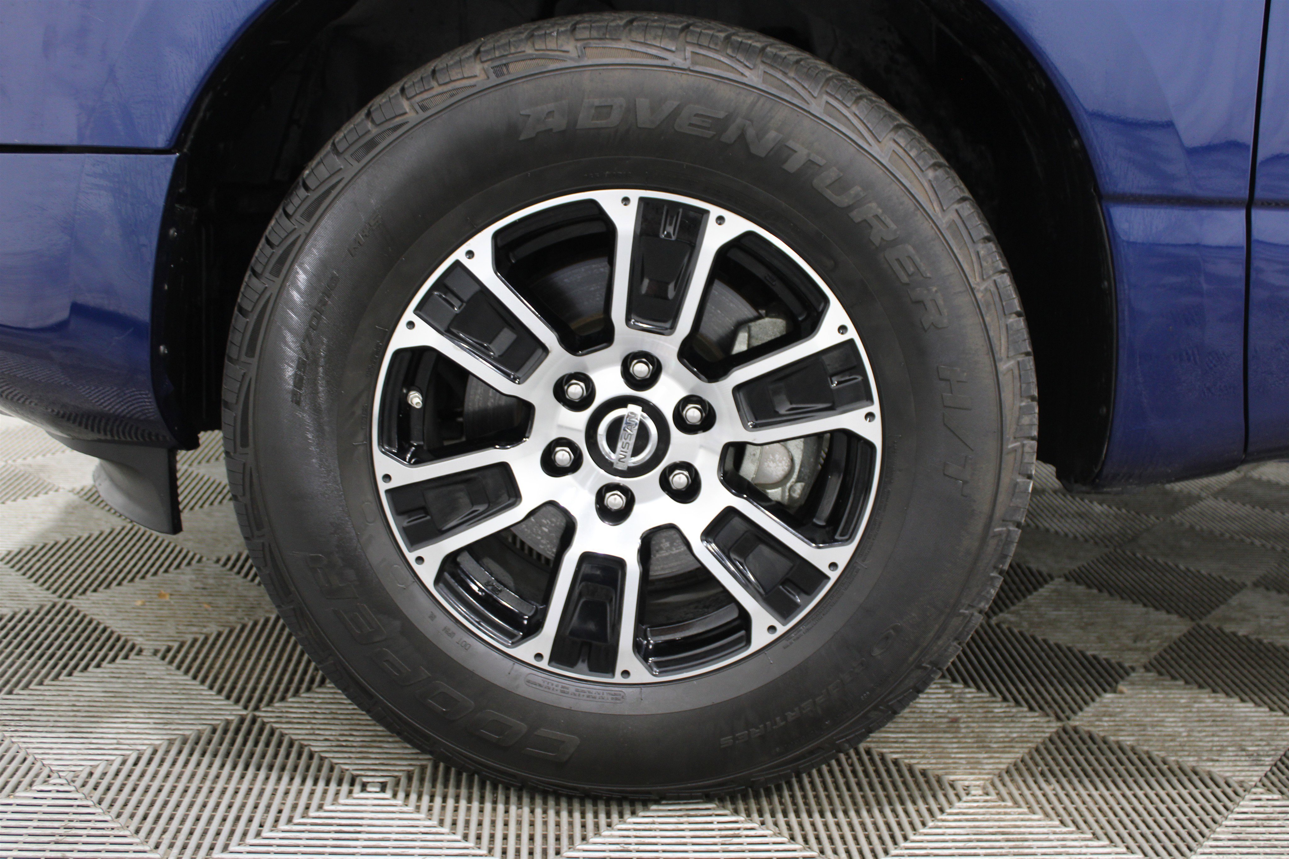 Used 2021 Nissan Titan SV image 38