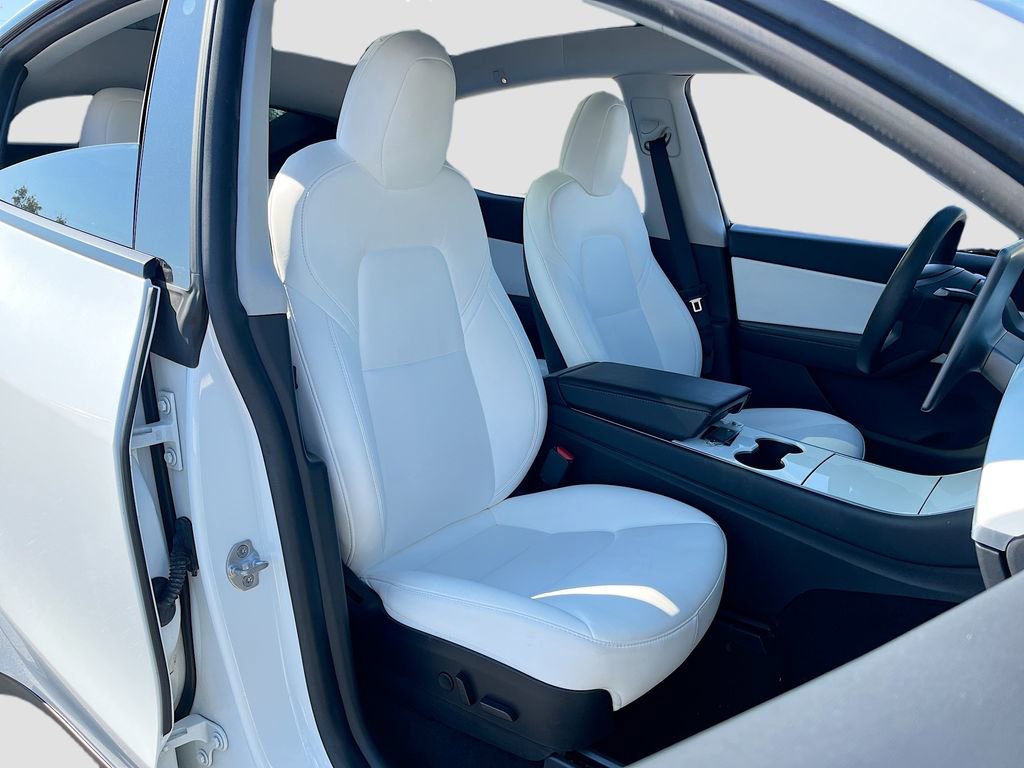 Used 2020 Tesla Model Y Long Range image 27