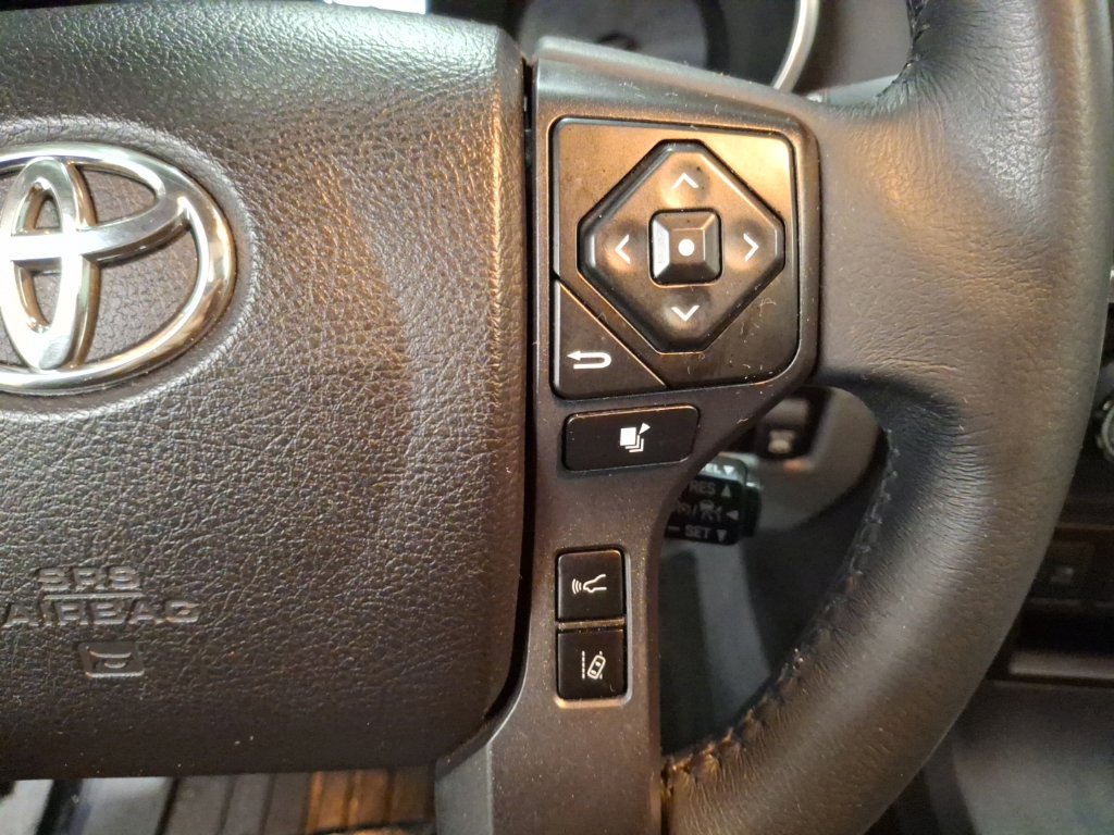 Used 2021 Toyota Sequoia Limited w/ Safety & Convenience Package AWD/4WD image 20