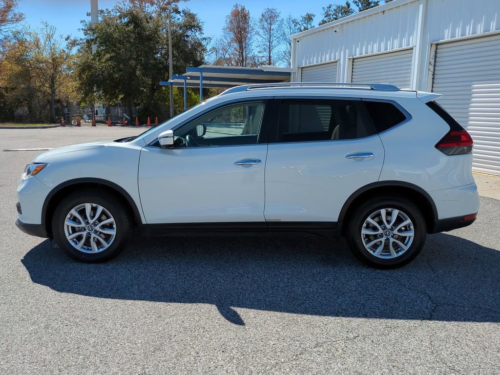 Used 2017 Nissan Rogue SV w/ SV Premium Package image 8