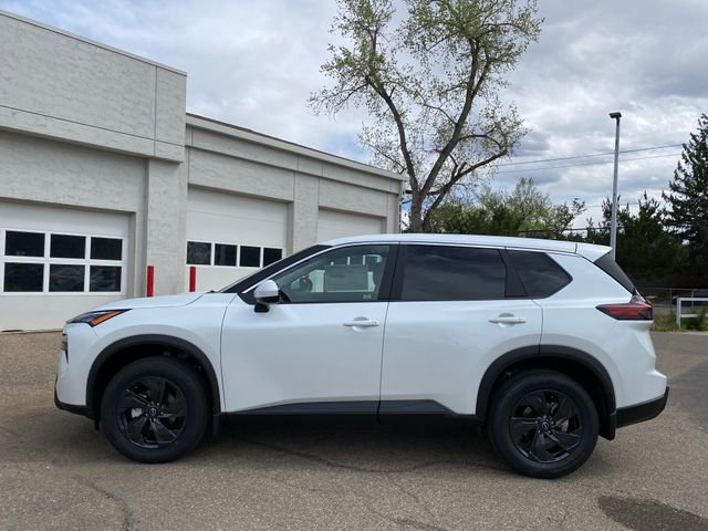 New 2026 Nissan Rogue SV AWD/4WD image 2