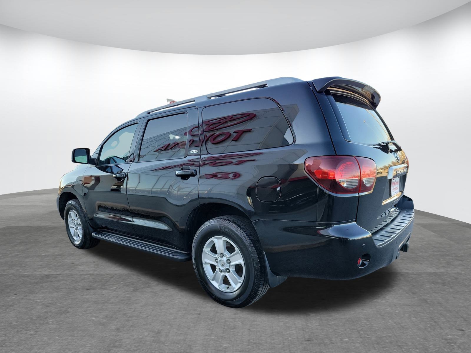 Used 2022 Toyota Sequoia SR5 image 7
