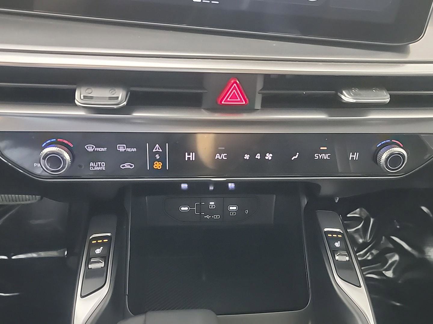 Used 2025 Kia Sorento EX w/ Panoramic Sunroof Package image 32